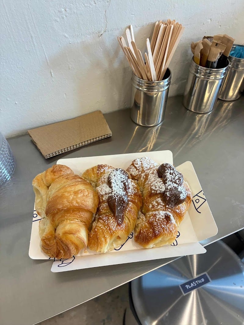 ALFAR Medialunas & Café, Barcelona