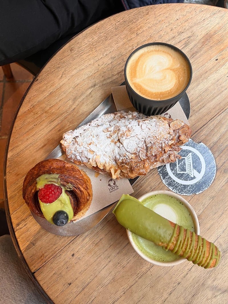 EN BRUTO I Café de Especialidad & Brunch, Madrid