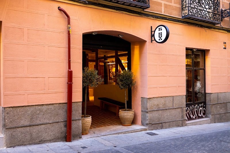 EN BRUTO I Café de Especialidad & Brunch, Madrid