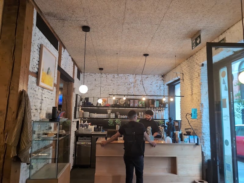 Misión Café, Madrid