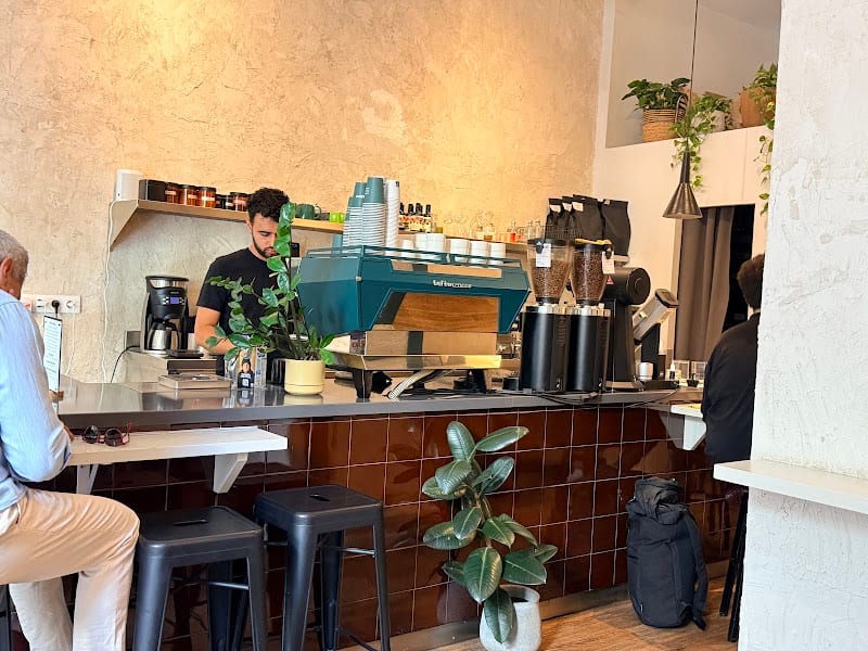 Ambu Coffee Nuñez | Specialty Coffee Shop, Madrid