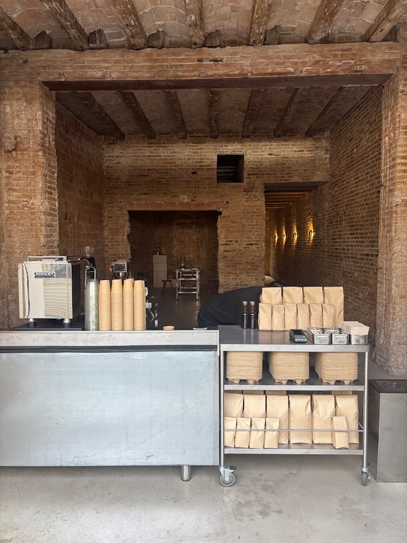 MARE DE DEU DELS DESEMPARATS, 13, Barcelona
