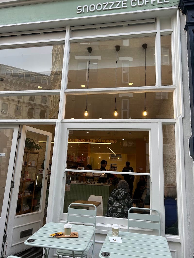 Snoozzze Coffee, London