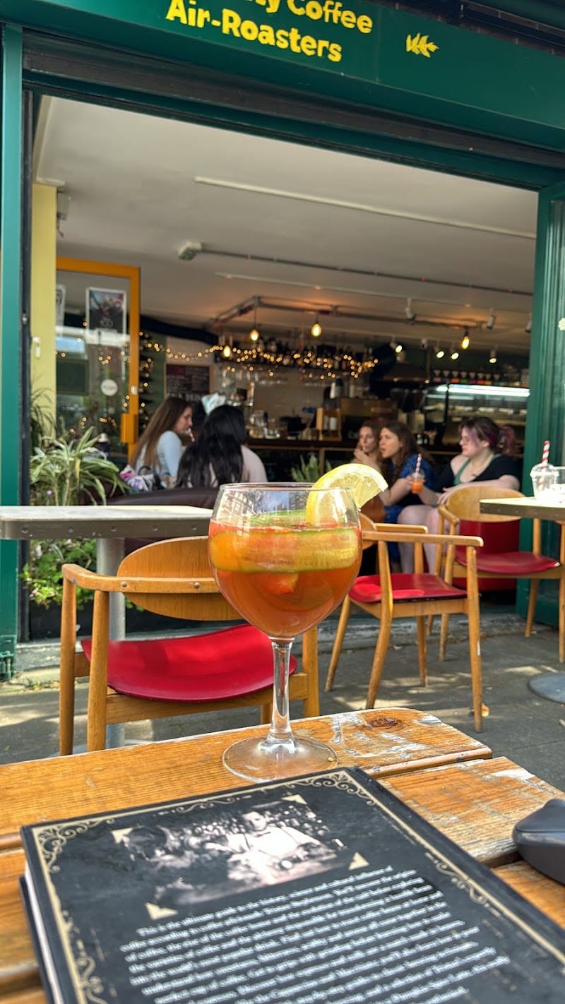 Jimmy and the Bee, London