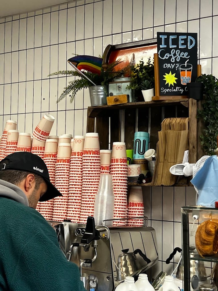 Hermanos Colombian Coffee Roasters – Victoria Station, London