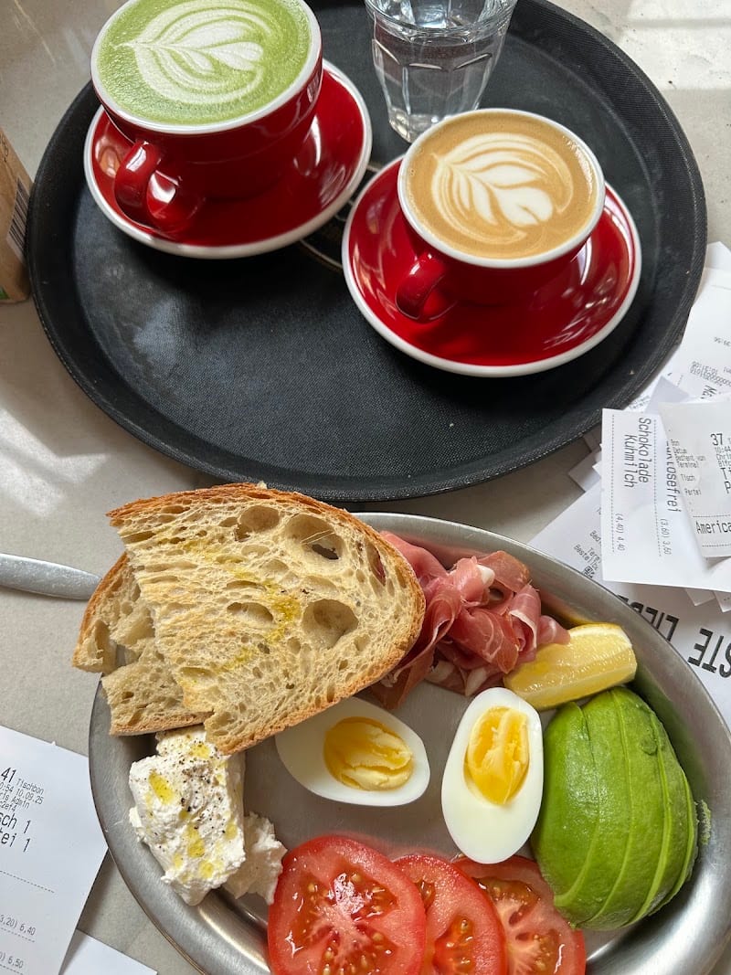 Erste Liebe - specialty coffee | breakfast | natural wine, Cologne