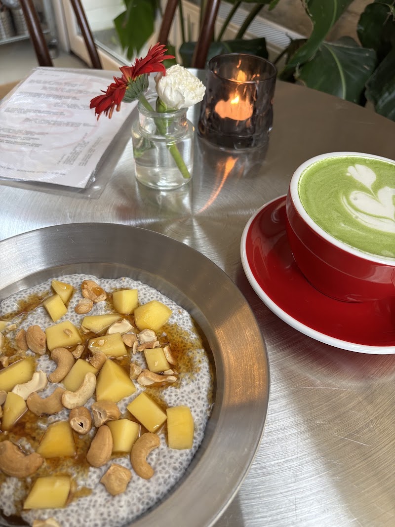Erste Liebe - specialty coffee | breakfast | natural wine, Cologne