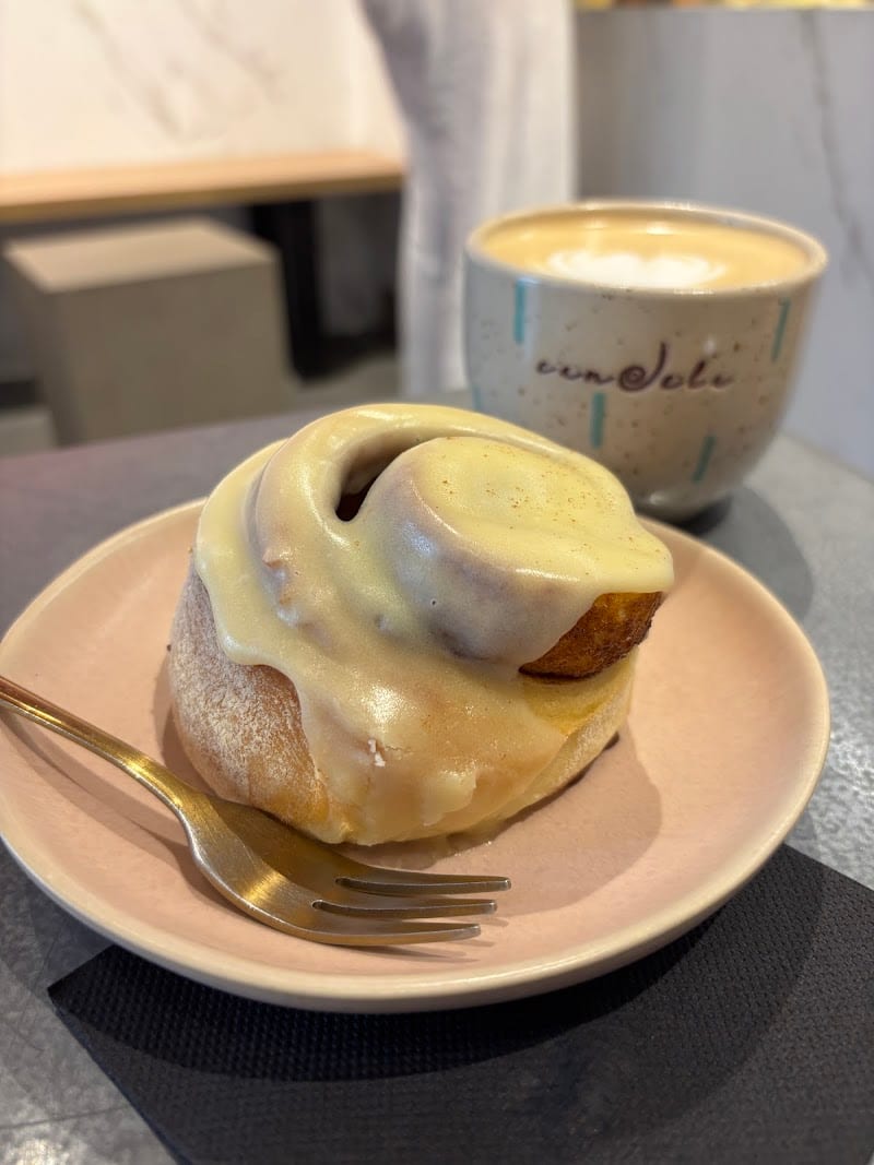 Candela Canela - Best Specialty Coffee & Cinnamon Rolls, Barcelona